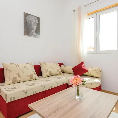 Apartment 1 Bedroom Amazing In Podgradina *