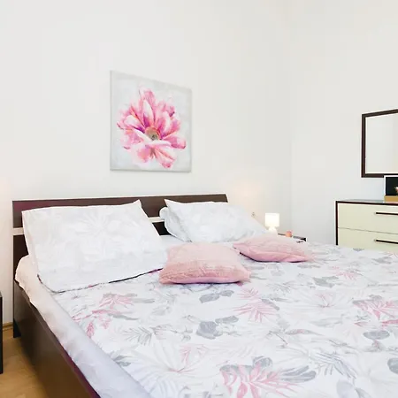 One-bedroom In Podgradina Apartment