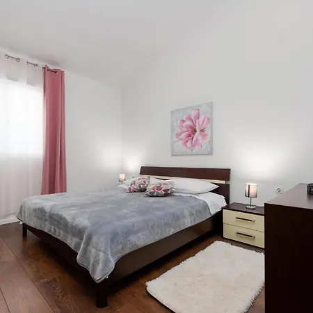 One-bedroom In Podgradina