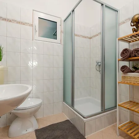 One-bedroom In Podgradina דירה