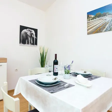 Apartment 1 Bedroom Amazing In Podgradina Islam Grcki