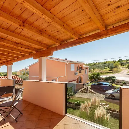 One-bedroom In Podgradina *