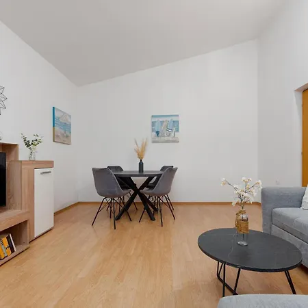 One-bedroom In Podgradina *