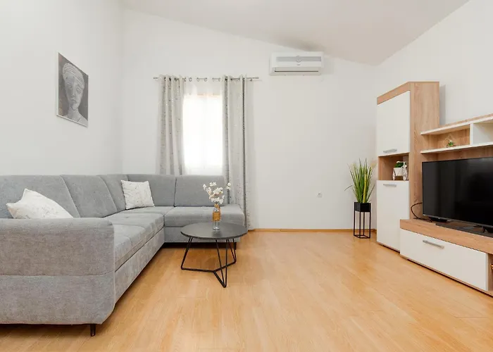 One-bedroom In Podgradina Apartment